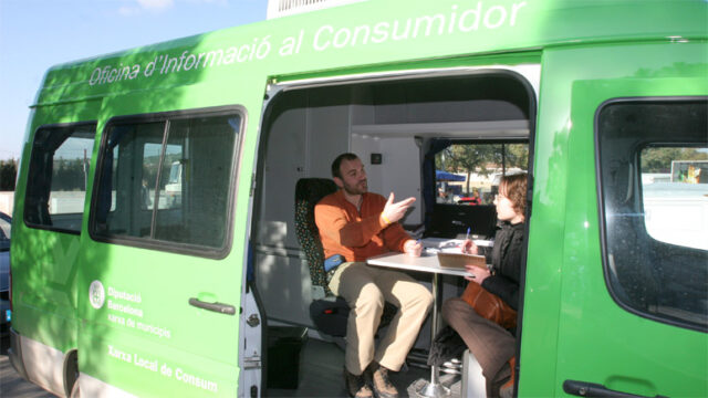 Visita_de_les_Unitats_Mobils_dInformacio_al_Consumidor_als_municipis_de_Barcelona.jpg