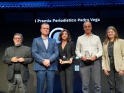 Reconeixement institucional i social a Pedro Vega en el nou Premi Periodístic