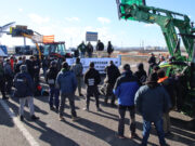 Els pagesos concentrats a Tarragona lamenten l’aval de la UE al pacte amb Mercosur i continuaran el tall al port