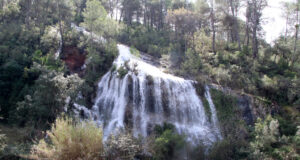 El pantà de Guiamets arriba al 100% de la seva capacitat i torna a sobreeixir després de 22 anys