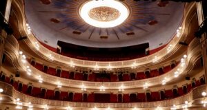 El Teatre Fortuny reobrirà després de millores laborals i de seguretat