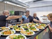El Centre Social El Roser rep més de 200 kg d’aliments gràcies a la fira TurisMarket