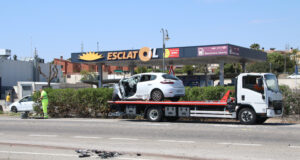 Mor el conductor d’un cotxe en un xoc frontal amb una autocaravana a l’N-340 a Roda de Berà