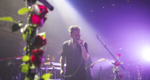 Reus celebra un Sant Jordi musical amb l’estrena del nou disc de Clara Peya i la segona edició de la ‘Nit de les Roses’ de Mishima